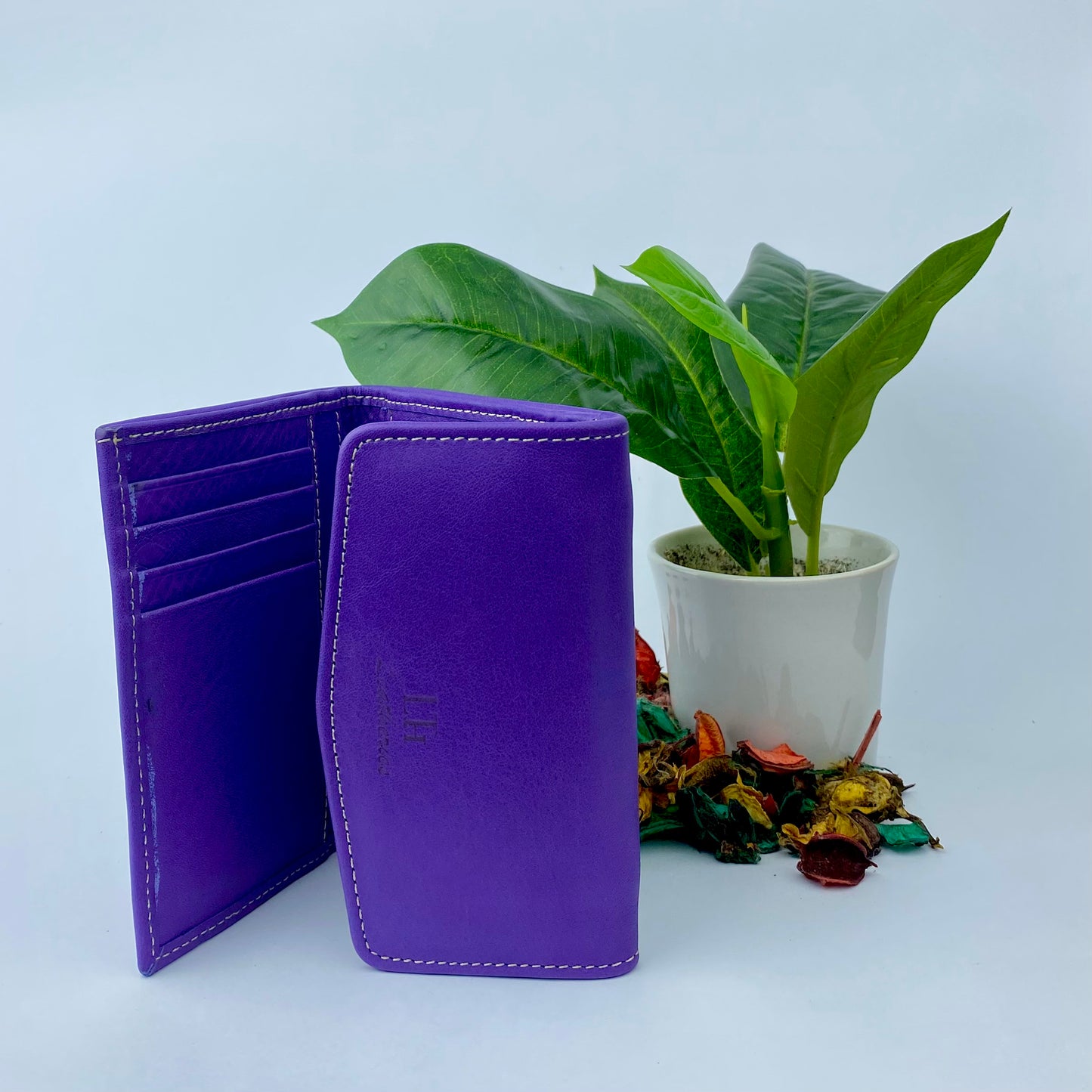 Ladies Tri-fold leather wallet